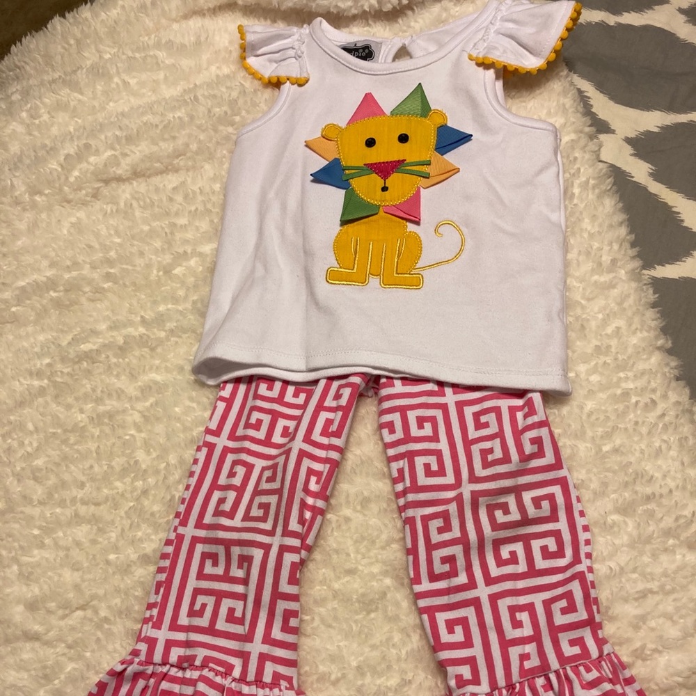 Mud Pie Lion top and Pom Pom pants